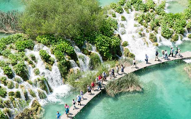 Plitvice Lakes National Park Waterfall - Croataia Holidays